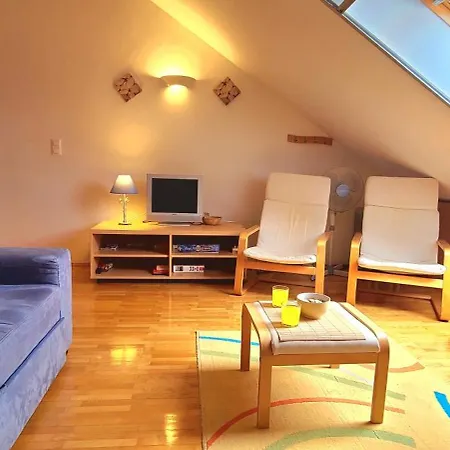 Spacious And Homely Duplex Apartment, 2 Living And 2 Bedrooms - Croeso Apartment