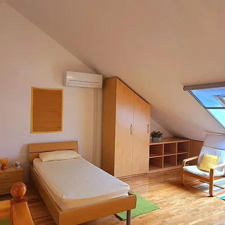 Spacious And Homely Duplex Apartment, 2 Living And 2 Bedrooms - Croeso Apartment Trogir